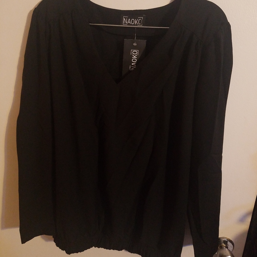 Naoko Top scrunchie bottom  V neck  Xlarge